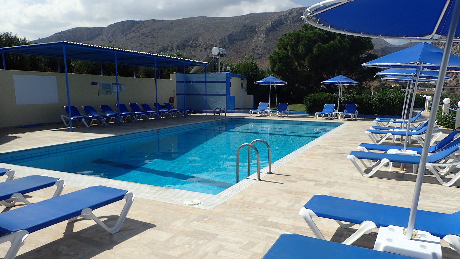 Hotel Poseidon Amoudara::Pool and Grass